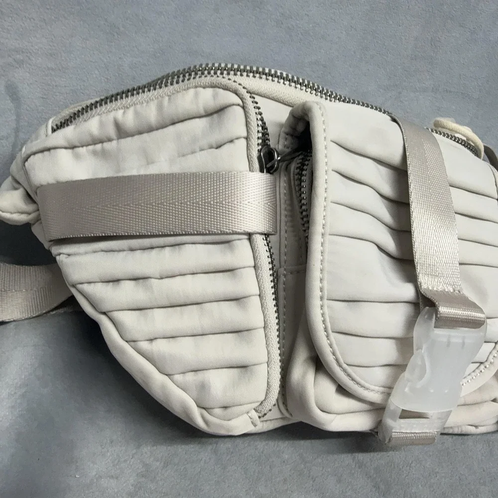 Dolls Kill Darker Wavs Belt Bag Unisex Medium Quilted Travel Fanny Pack Y2K